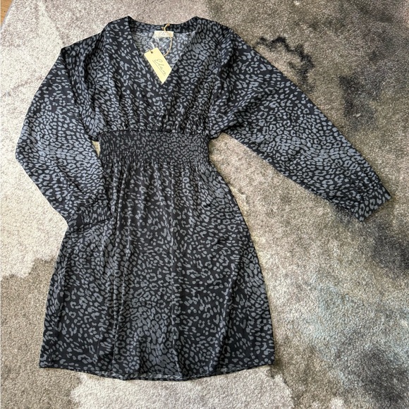 Elan Charcoal Long Sleeve lightweight Dress - size medium - Picture 3 of 16